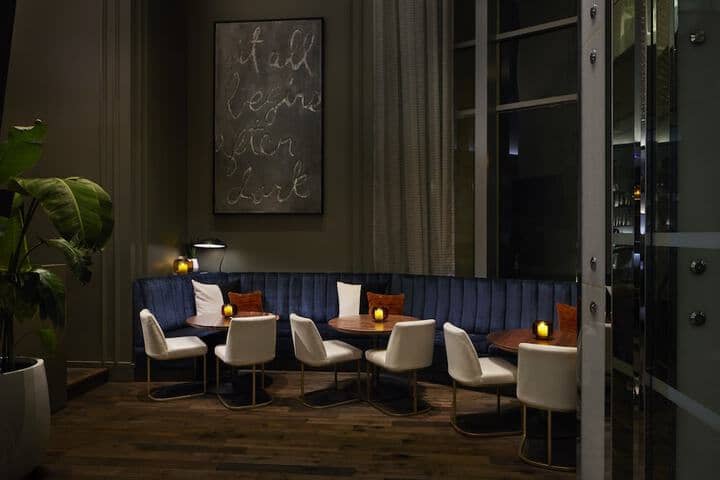 Lounge 114 of 143